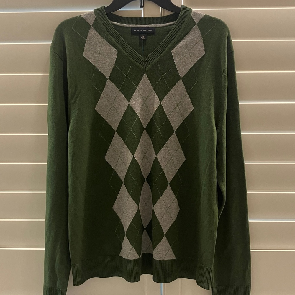 Banana Republic Green and Gray Argyle V-Neck Sweater